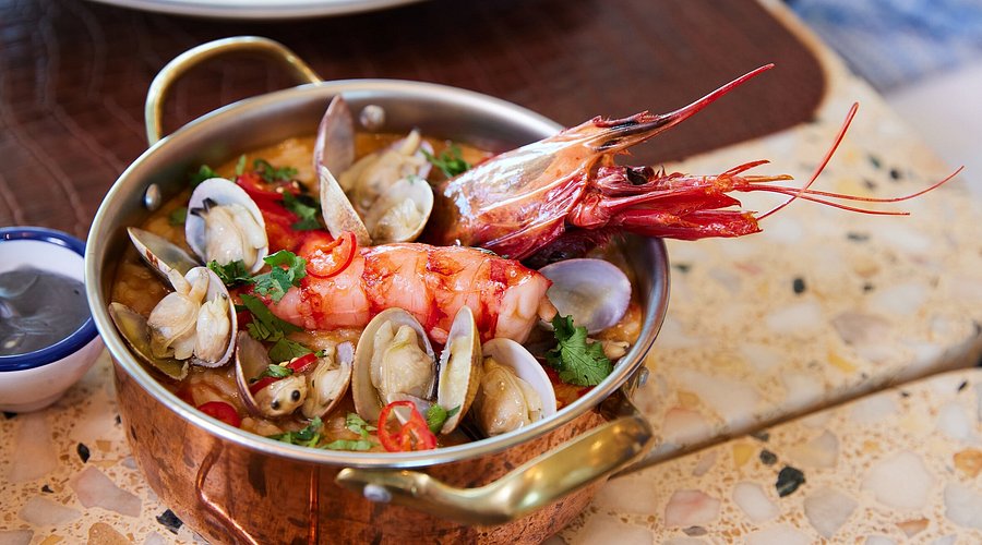 Cascais Seafood and Wine Experience